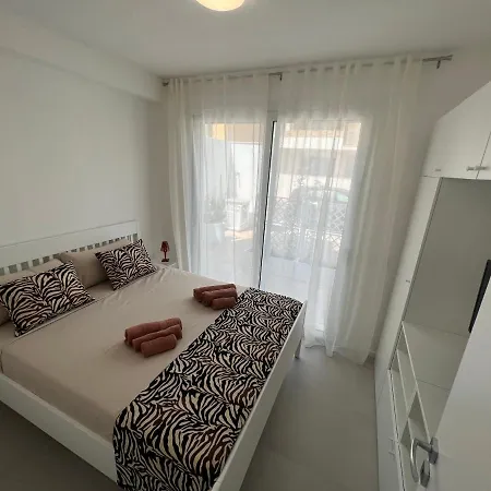Windsurf Front Apartment *